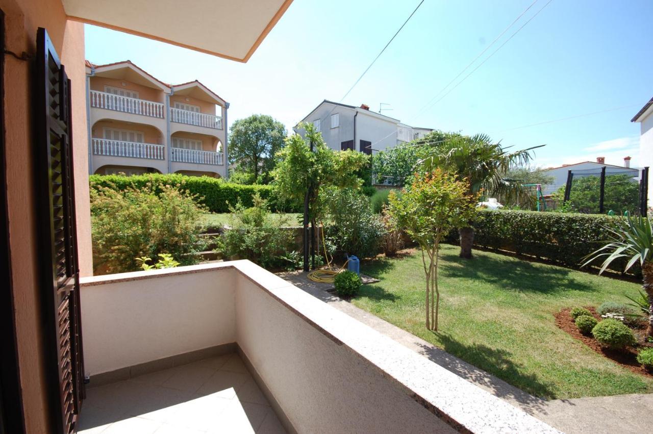 Apartments Andrea By El-Pi Tours Njivice Exterior photo